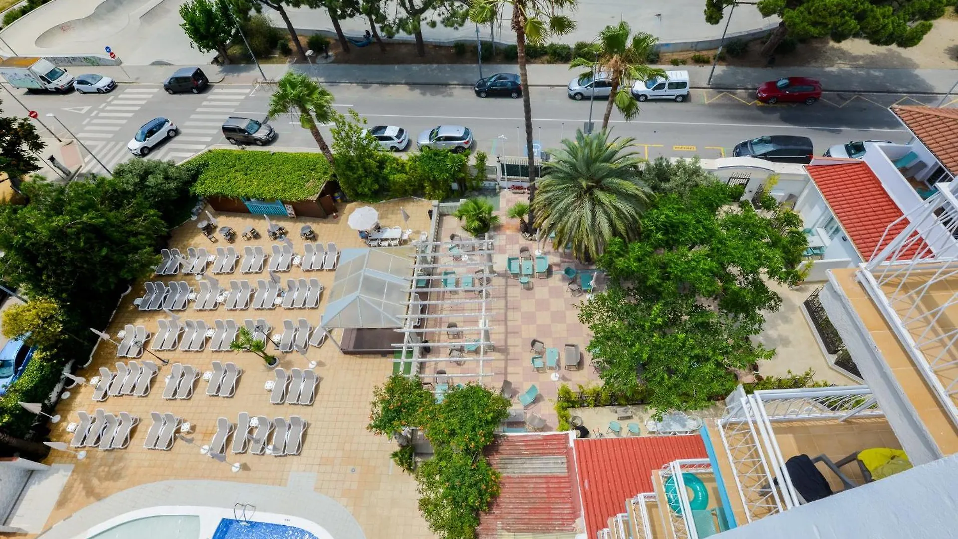 *** Aparthotel Bamblue Boutique Apartments Pineda de Mar Španělsko