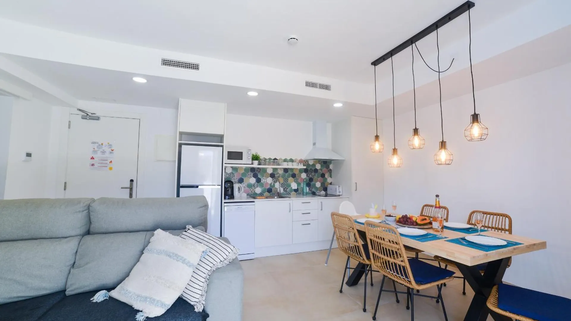 Bamblue Boutique Apartments Pineda de Mar 3*,