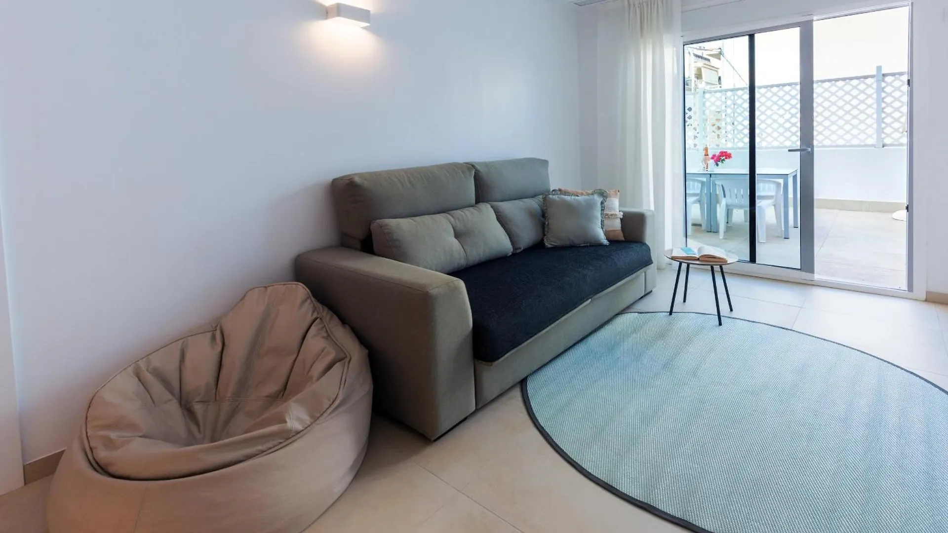 Bamblue Boutique Apartments Pineda de Mar 3*,