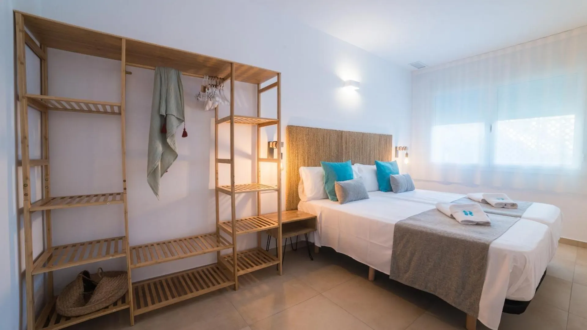 Bamblue Boutique Apartments Pineda de Mar 3*,