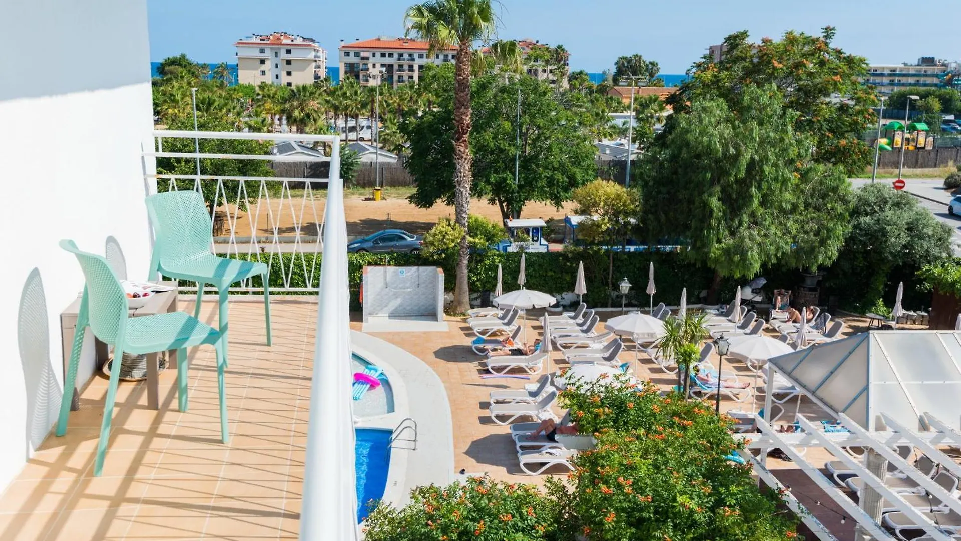 Bamblue Boutique Apartments Pineda de Mar 3*,