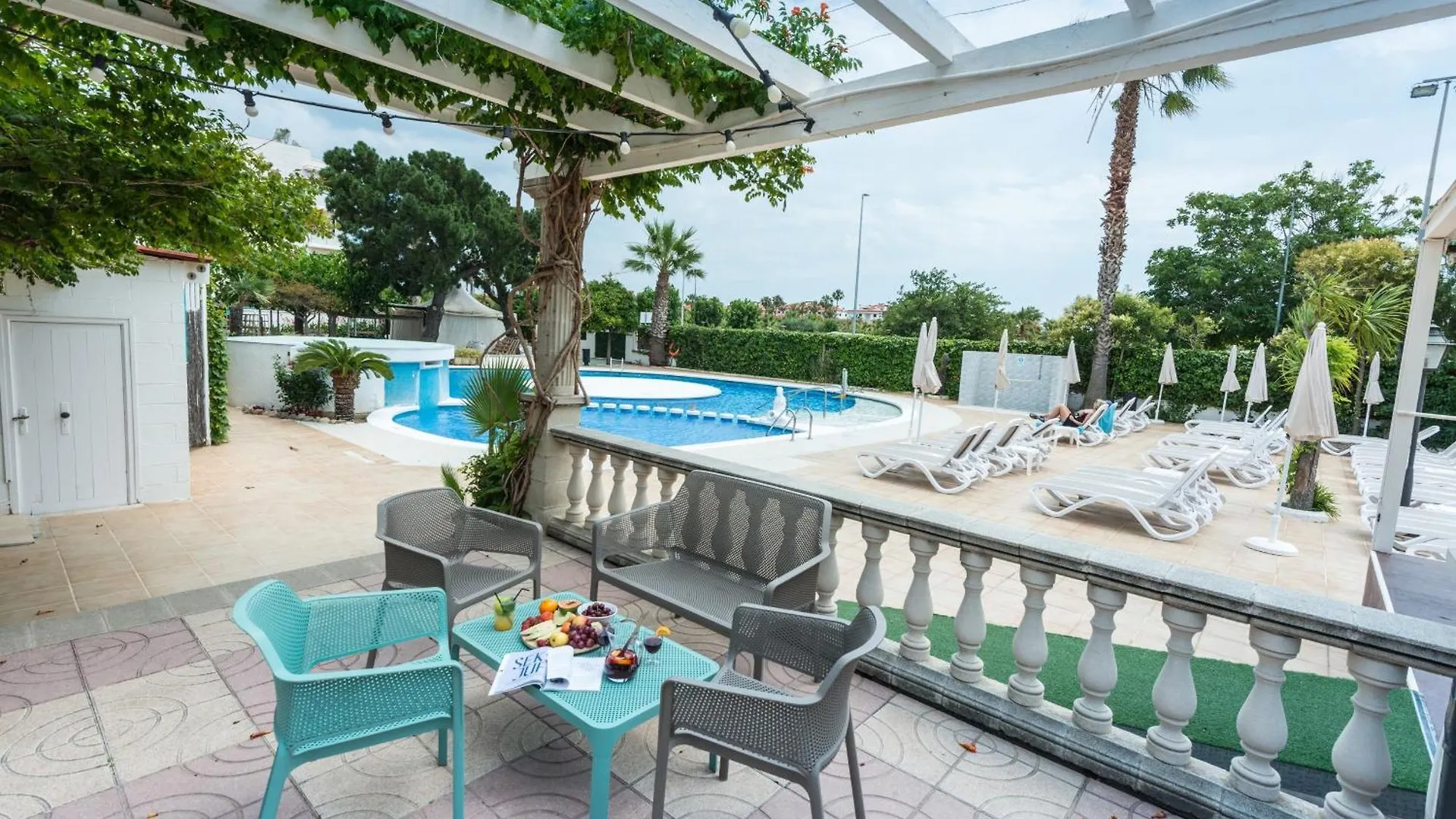 *** Aparthotel Bamblue Boutique Apartments Pineda de Mar Spagna