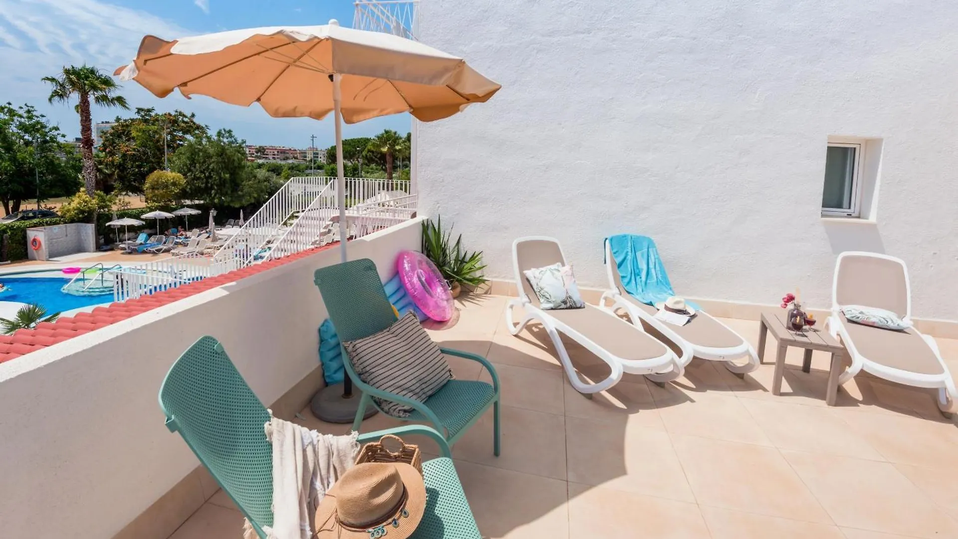 Bamblue Boutique Apartments Pineda de Mar Aparthotel