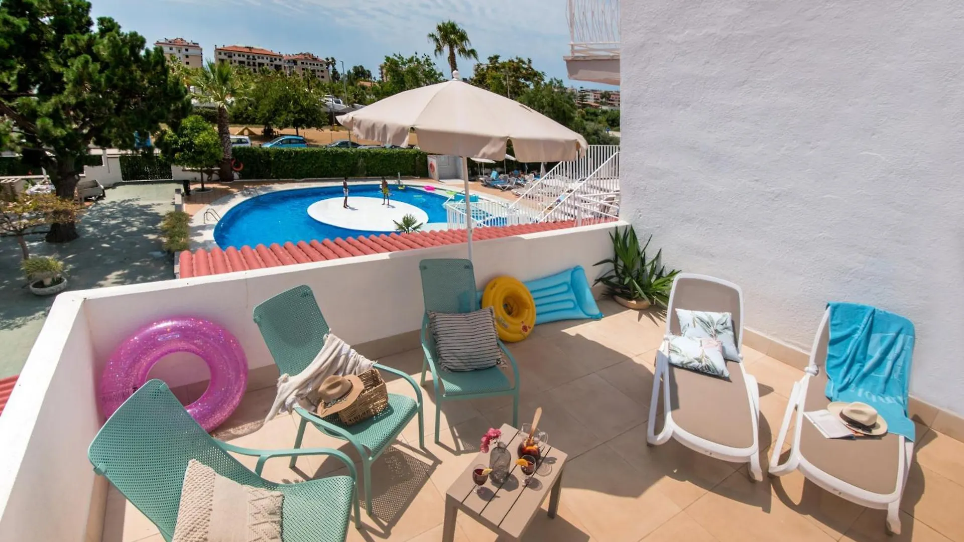 Bamblue Boutique Apartments Pineda de Mar 3*,  Spagna