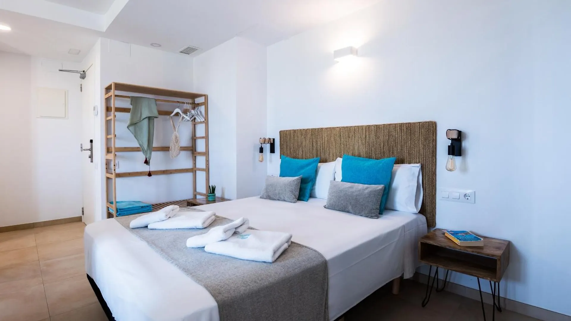 Bamblue Boutique Apartments Pineda de Mar Aparthotel